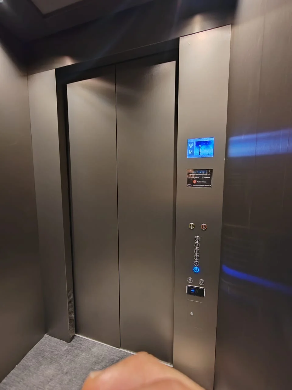 Lift Sticker